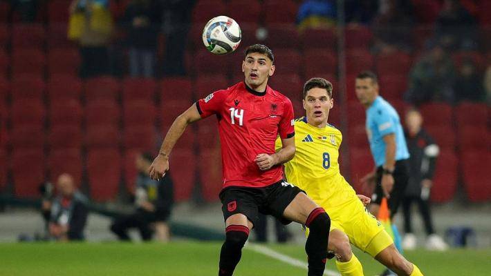 卢森堡队欧预赛逆袭，大胜黑山