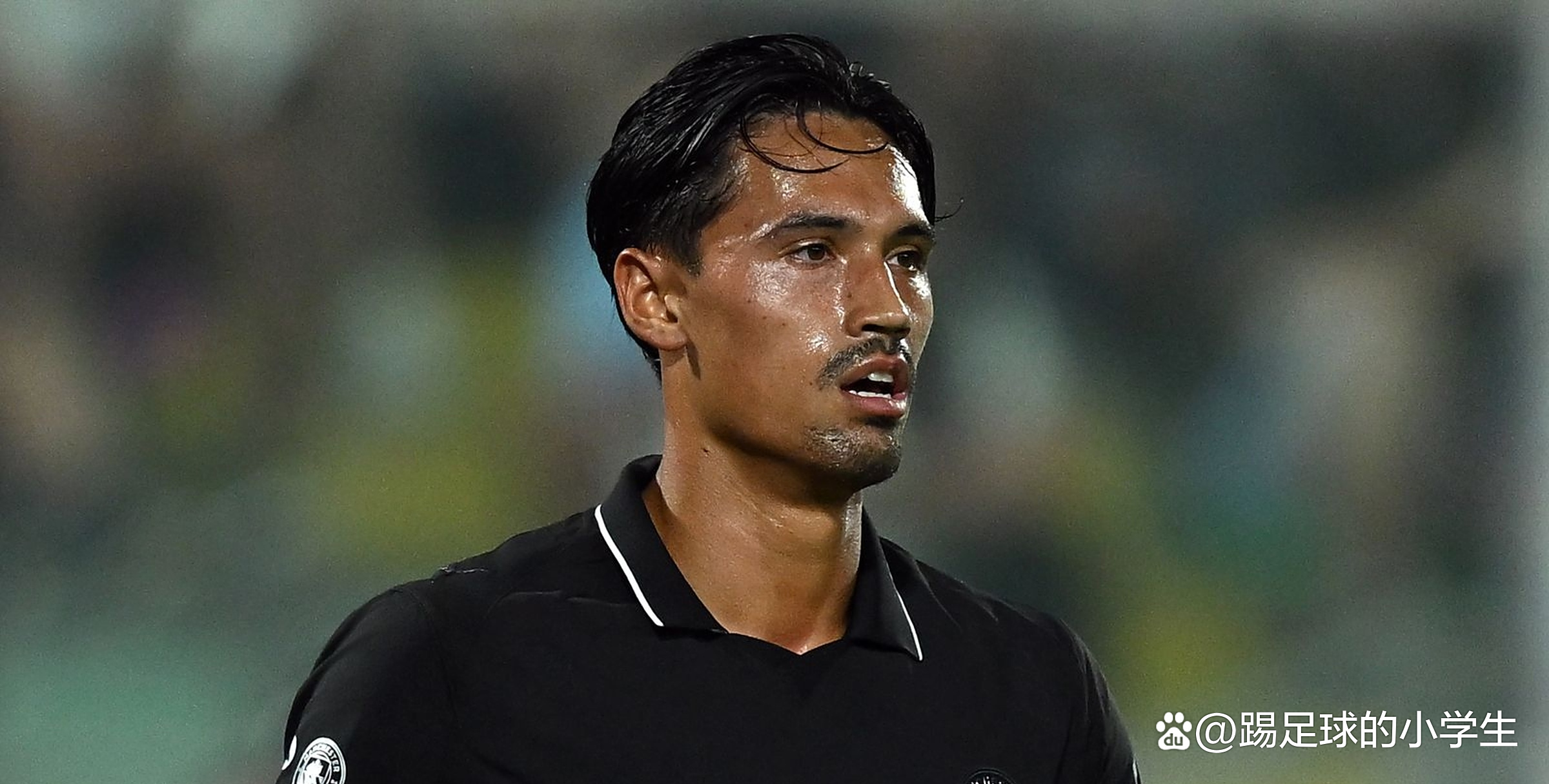 雷恩球员训练场上互相鼓励，为比赛做好准备的简单介绍