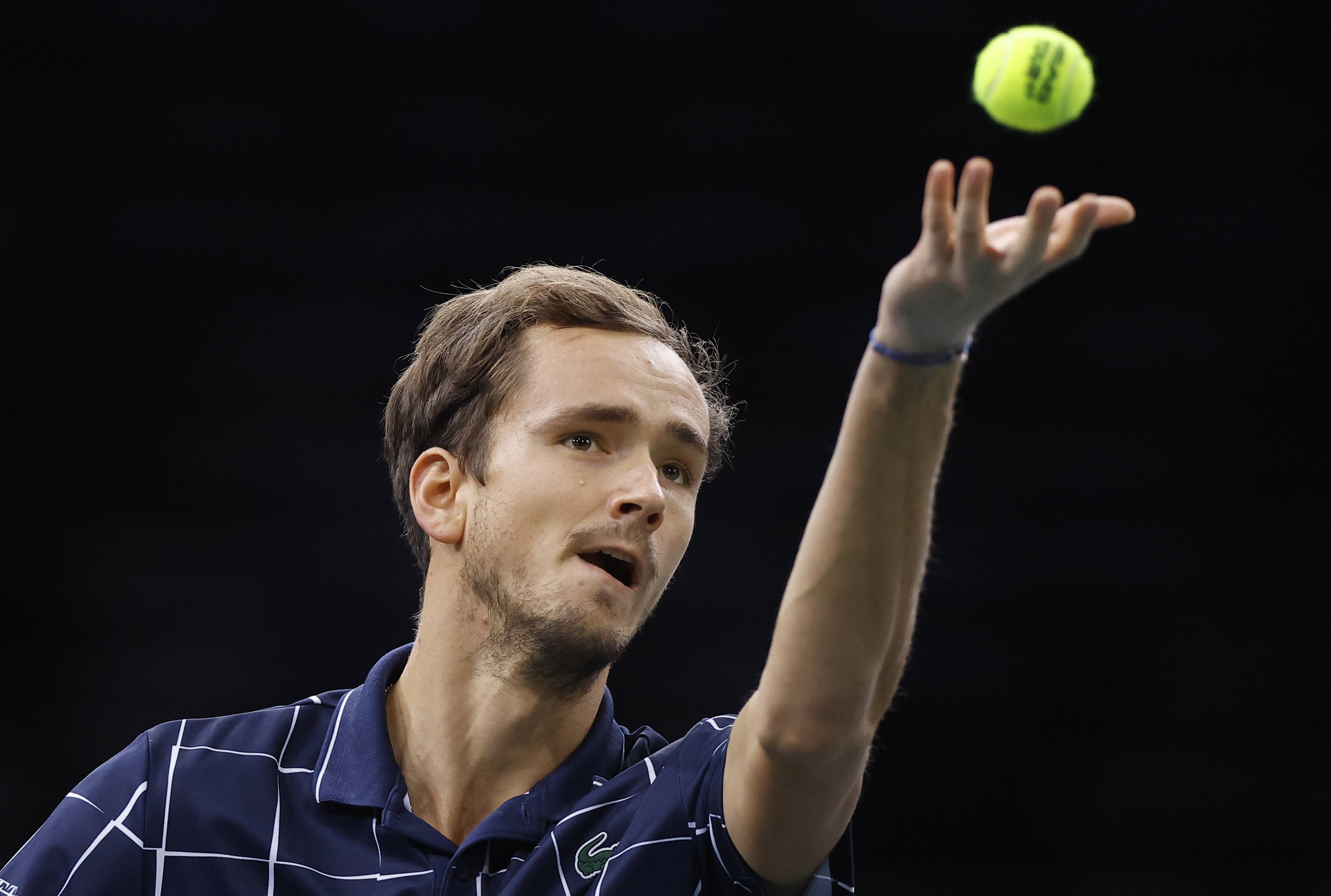 世界网球队绝地反击法国网球队,梅德韦杰夫关键制胜的简单介绍 世界网球队绝地反击法国网球队,梅德韦杰夫关键制胜的简单介绍