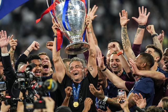 切尔西横扫曼联,法比尼奥点燃赛场的简单介绍 切尔西横扫曼联,法比尼奥点燃赛场的简单介绍