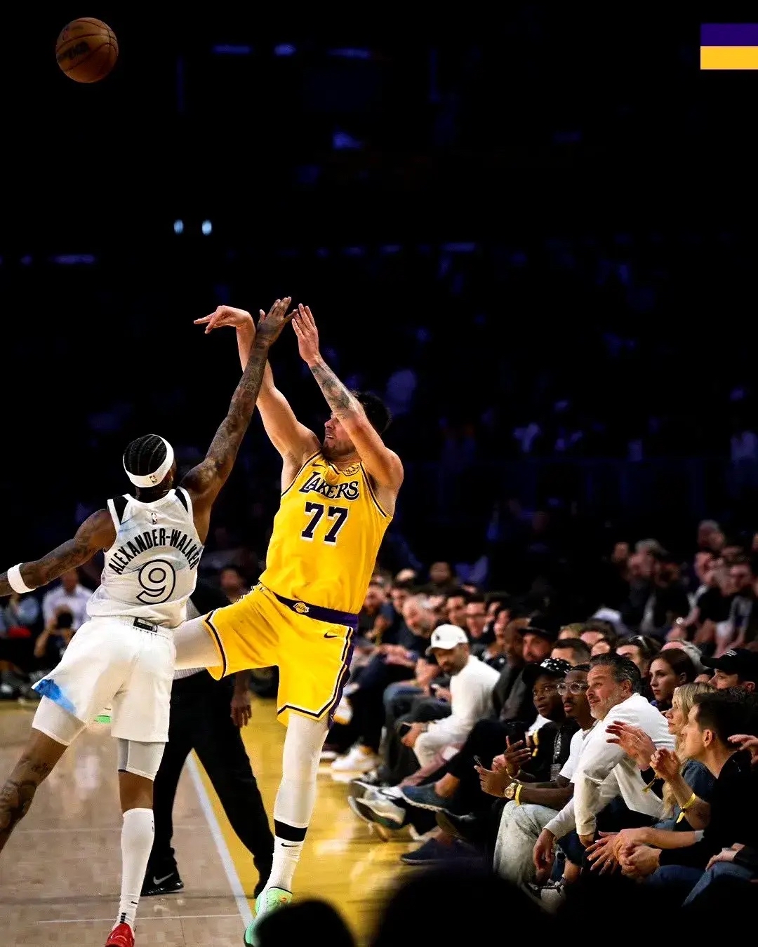 湖人胜过魔术,全队表现稳健有力! 湖人胜过魔术,全队表现稳健有力!