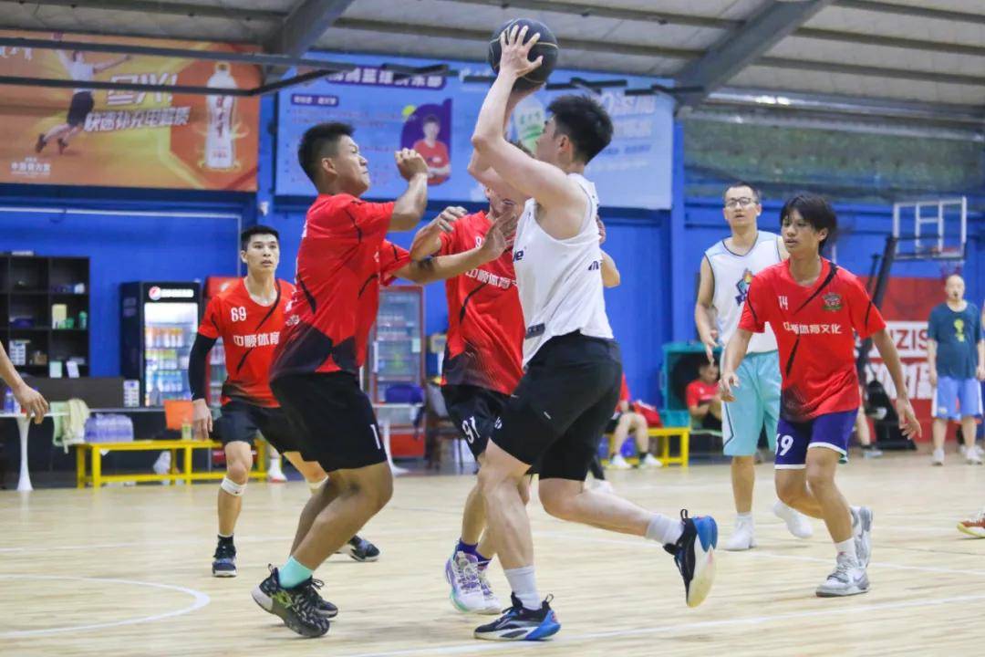 关于惊心动魄的篮球竞技,球场上火花不断的信息 关于惊心动魄的篮球竞技,球场上火花不断的信息