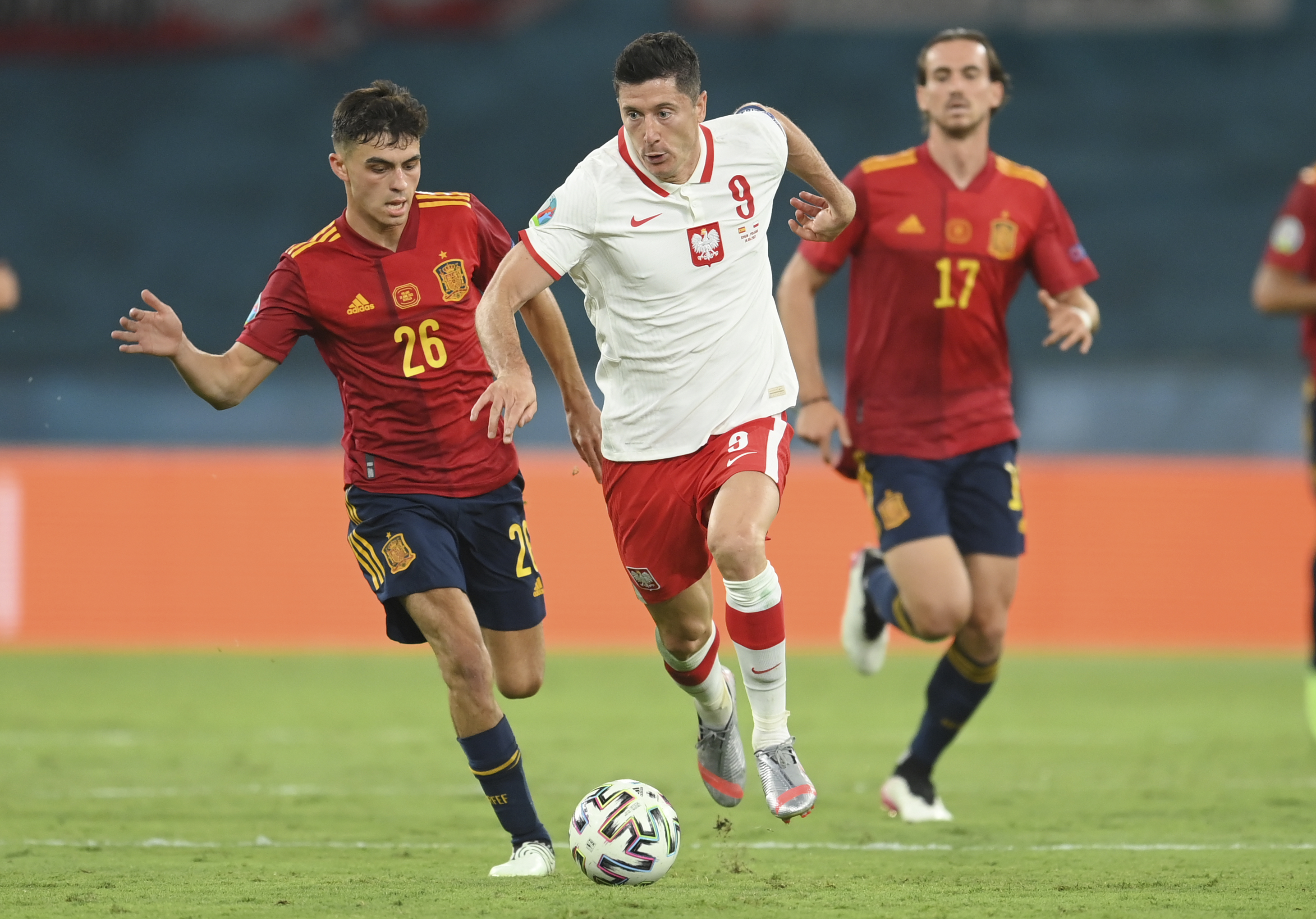 西班牙负瑞典，欧洲杯淘汰危机四伏的简单介绍