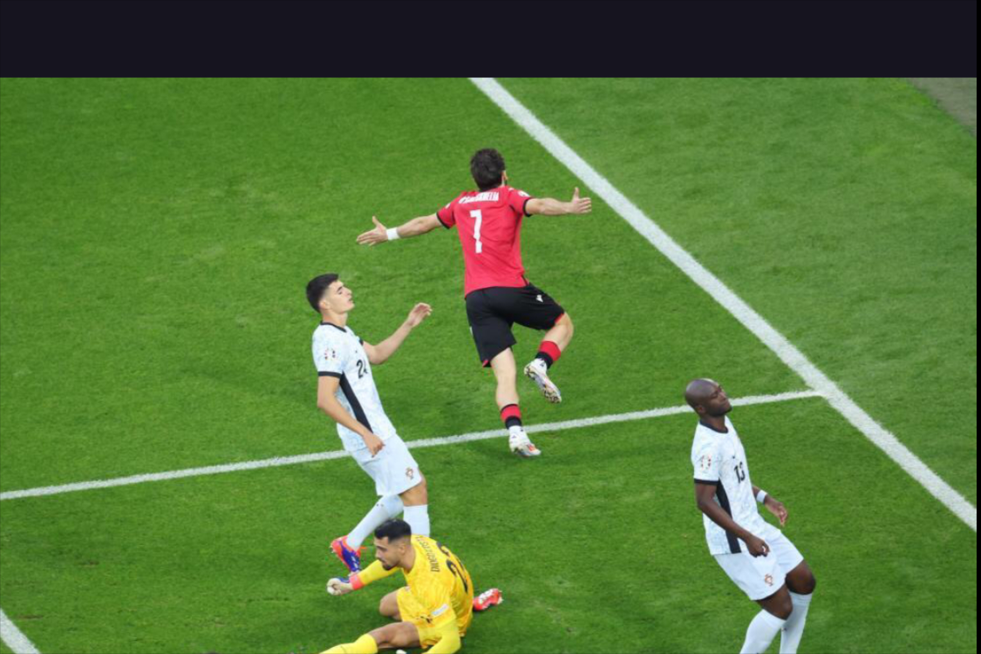 世界杯赛场上的非比寻常进球和绝杀瞬间的简单介绍