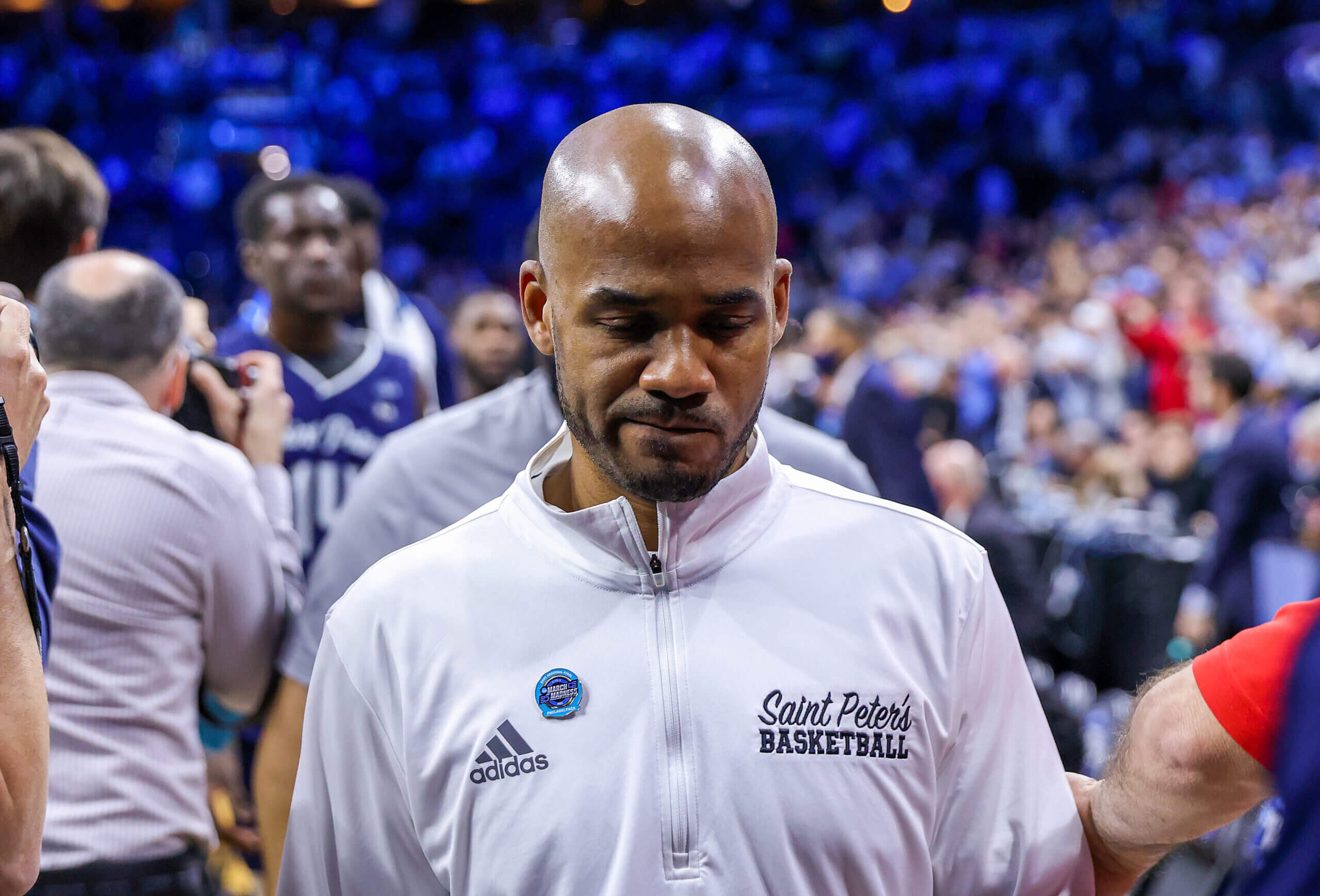 包含球队近况一片黑暗，拟定新战术谋求逆袭的词条