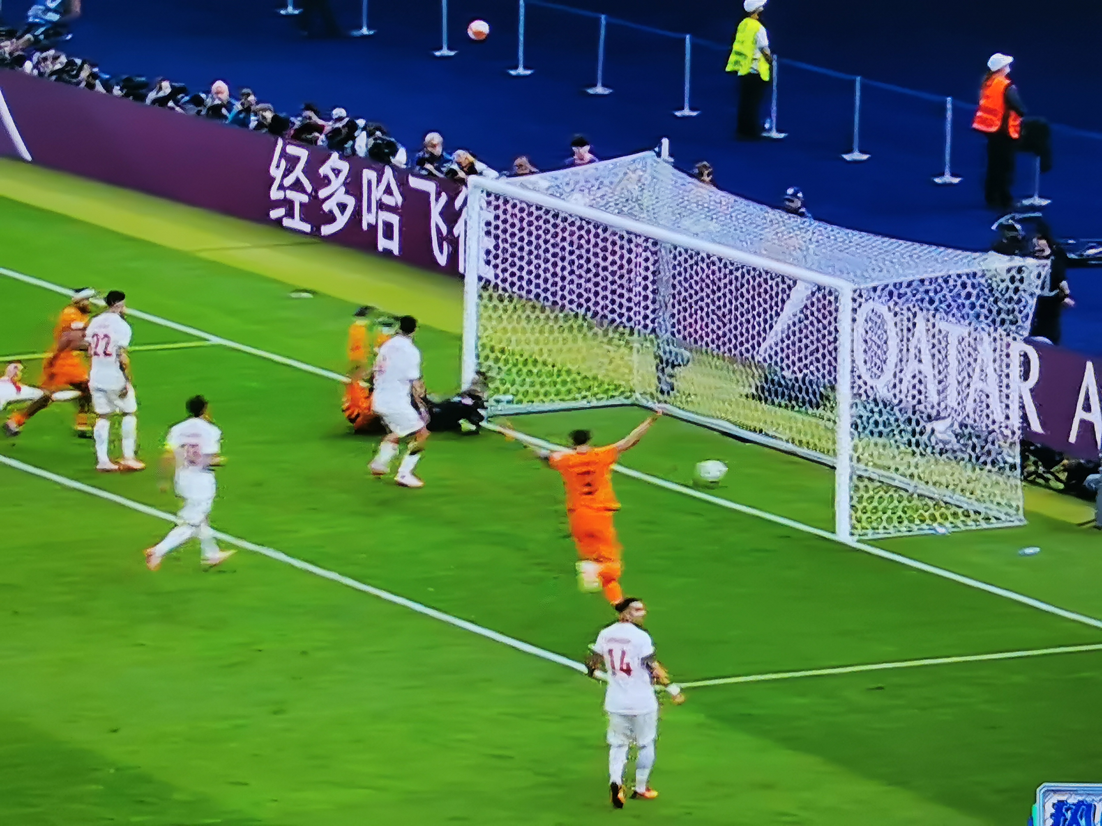 欧联杯顶级对抗胜负悬压，球迷心跳不已的简单介绍