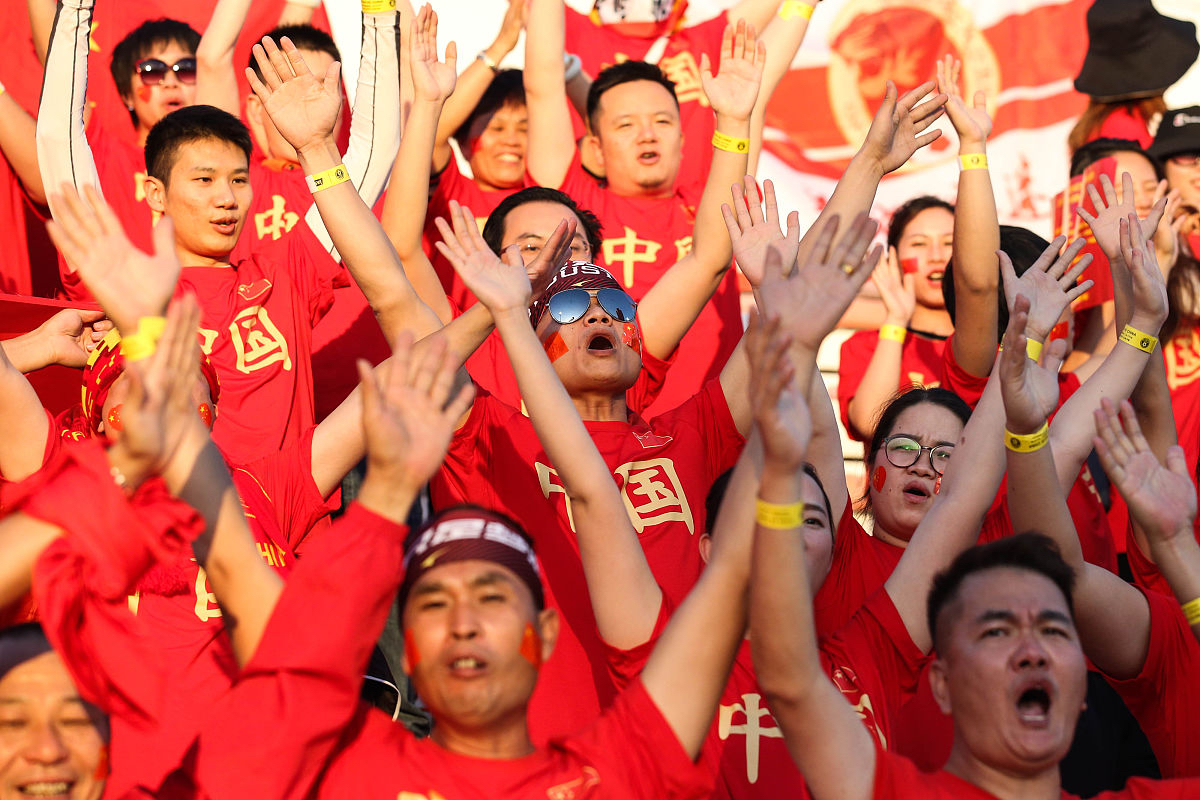 比赛中中国队表现出色，夺冠成功