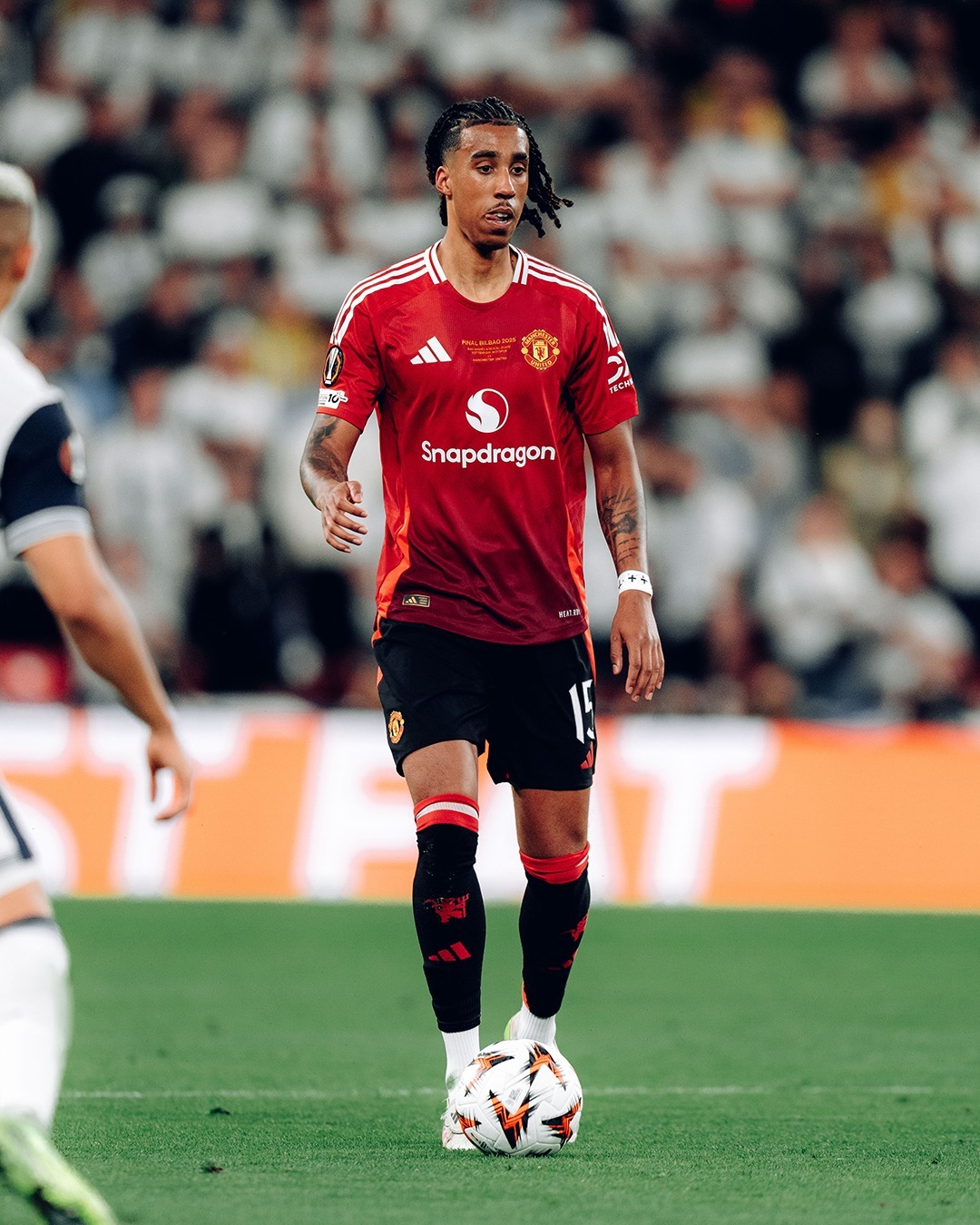 曼联客场惊险获胜，坚韧不拔