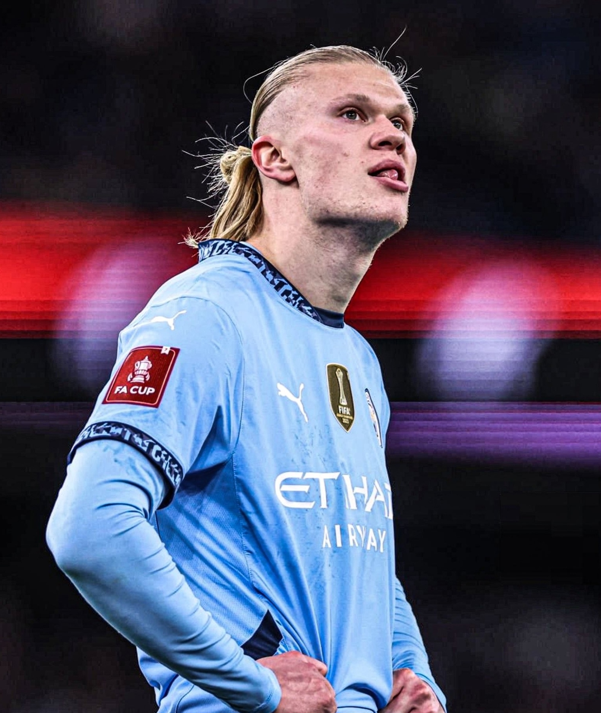 关于英格兰国家队主帅考虑更换门将，防线薄弱的信息